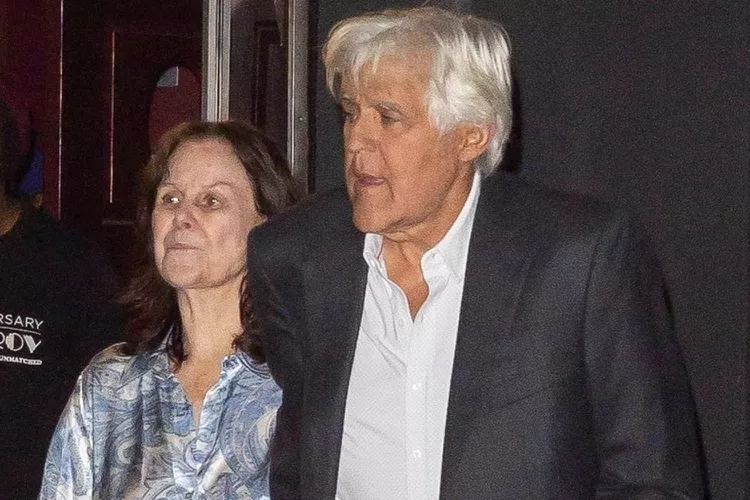 Jay Leno and wife Mavis at the Improv in West Hollywood on April 3. (PHOTO: VIA PEOPLE, JAST / BACKGRID)