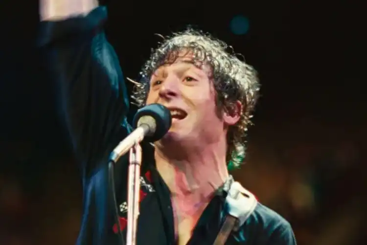 Jeremy Allen White plays Bruce Springsteen at a pivotal point in his career.