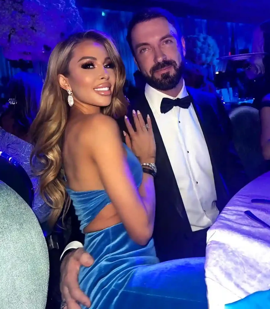 Lisa Hochstein and Jody Glidden.