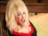 Dolly Parton’s Sister Asks Fans to Pray After Singer Postpones Las Vegas Shows: “She’s Strong” Dolly Parton