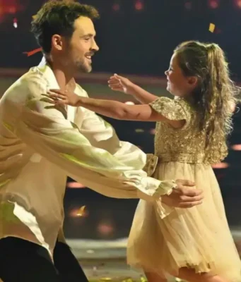 Dylan Efron Turns DWTS Into a Family Moment — and the Ballroom Melted Dylan Efron and Olivia Efron on 'DWTS.’