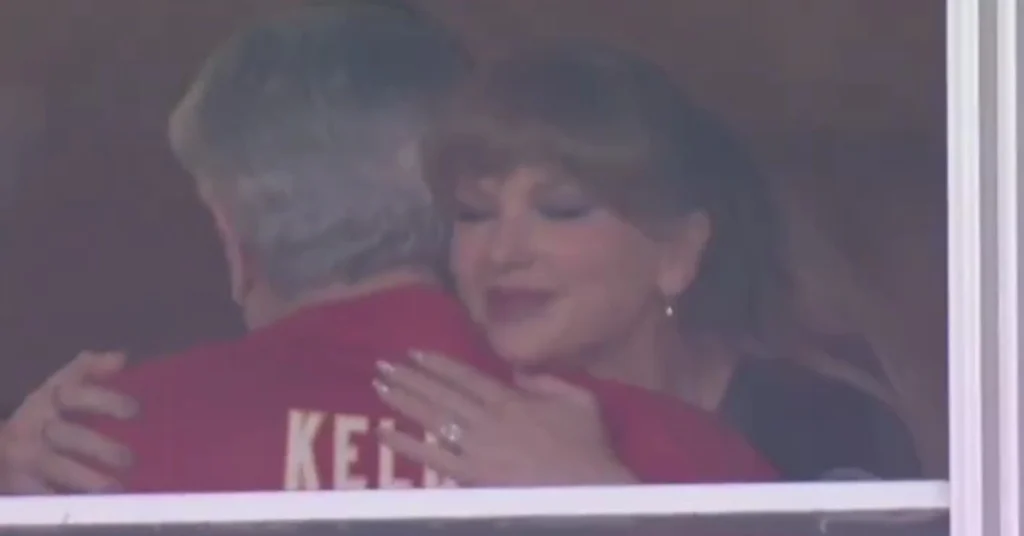 Taylor Swift's first NFL appearance since engagement.