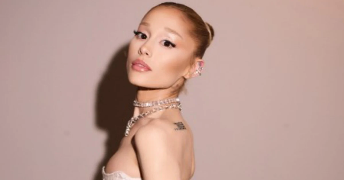 Ariana Grande Wraps Filming on ‘Focker In-Law’ with Ben Stiller and Robert De Niro.