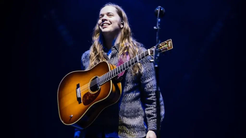 Billy Strings Changes ‘Wargasm’ Lyric to Call Out ICE During Nashville Concert 2 Billy Strings