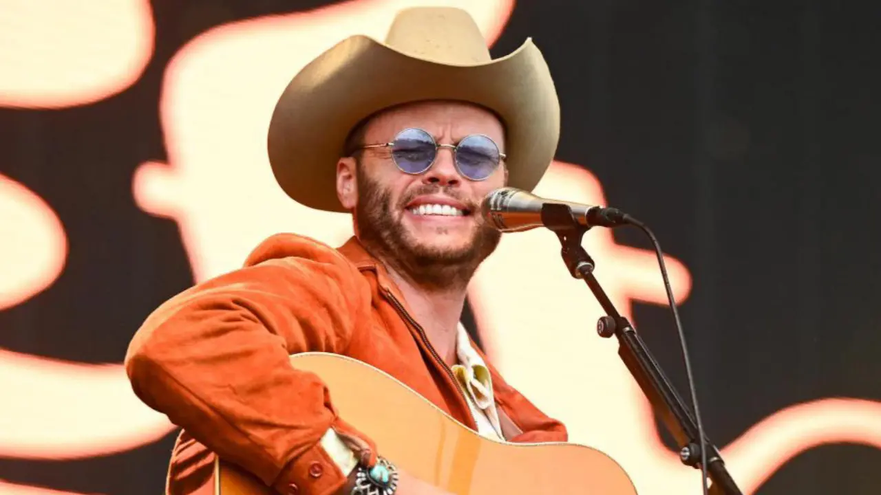 Charley Crockett at the 2023 Ohana Festival.