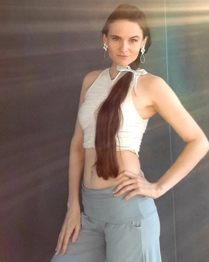 Pop Singer Alexandra Hainsworth Sues 'Do It Management' and Sony Subsidiary 'The Orchard' Over Unpaid Royalties