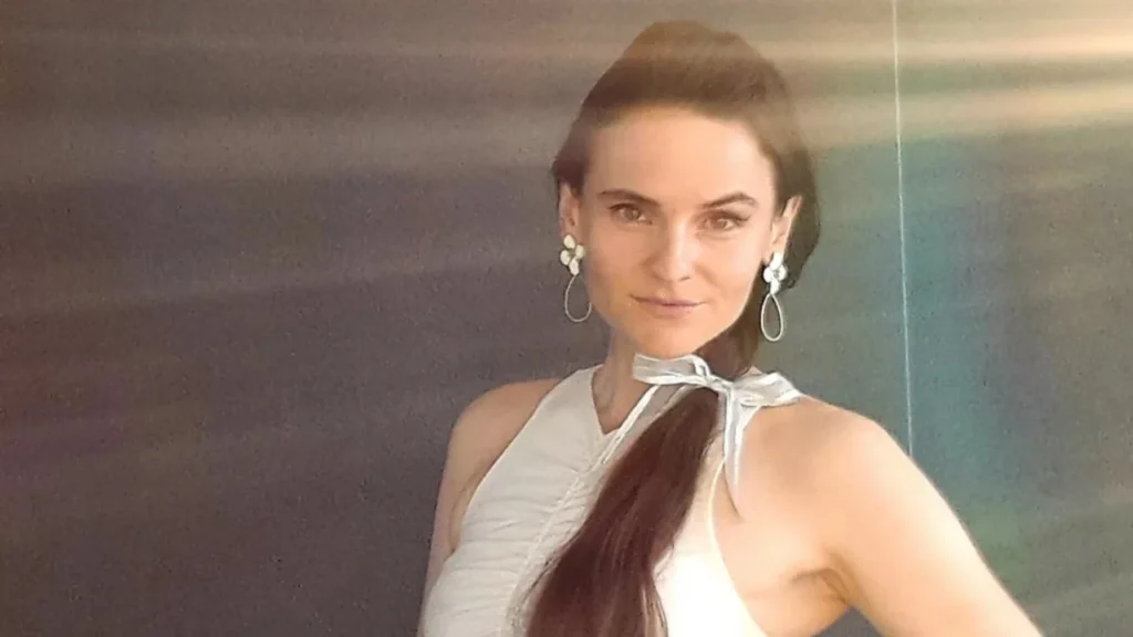 Pop Singer Alexandra Hainsworth Sues 'Do It Management' and Sony Subsidiary 'The Orchard' Over Unpaid Royalties