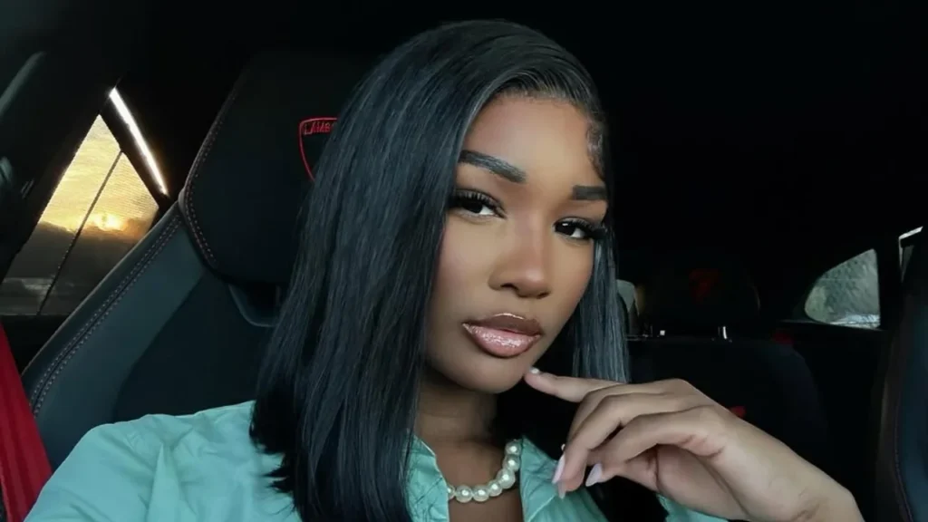 lifestyle influencer Ashlee Jenae.