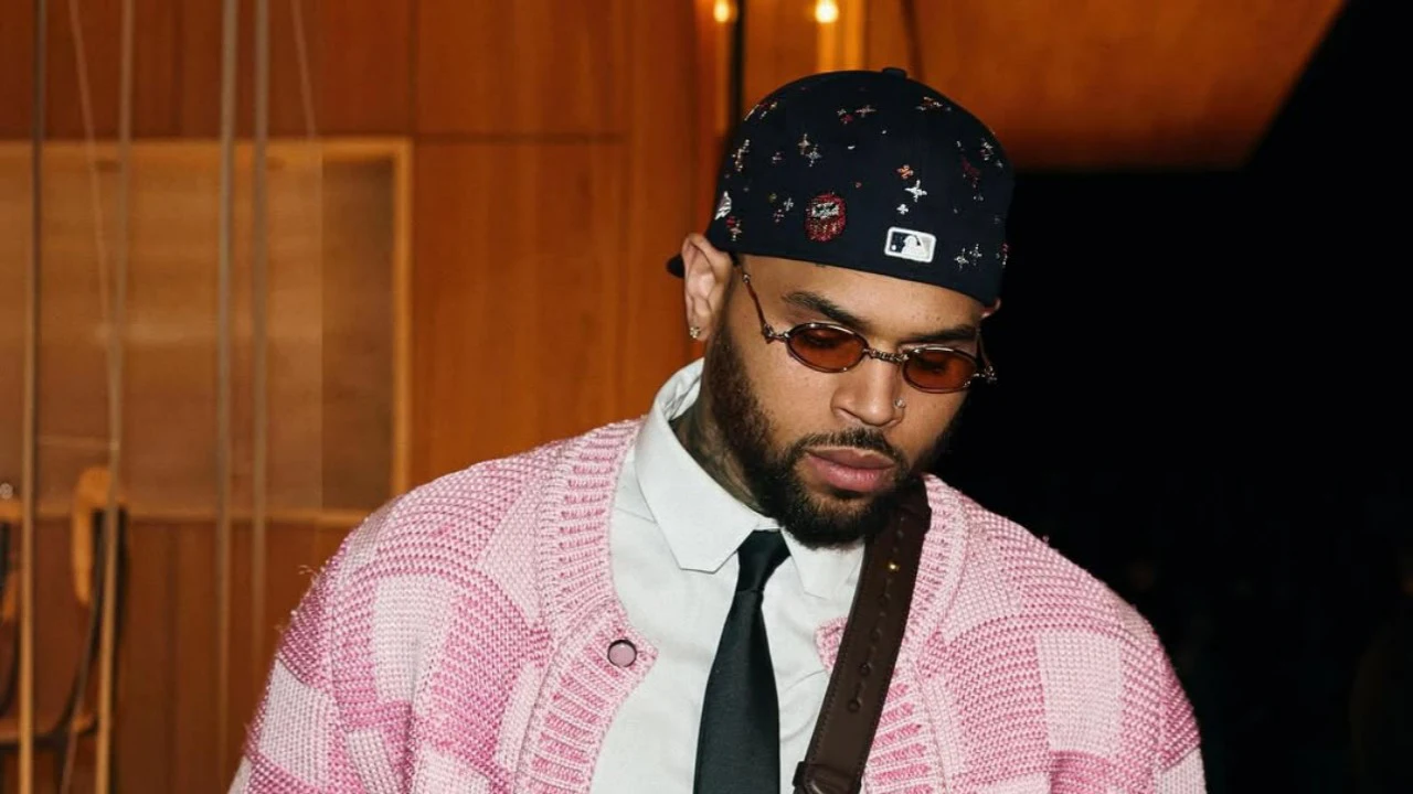 Chris Brown and Usher Announce Joint R&B Tour as Excitement Builds Around New Album 'BROWN' 1 Chris Brown and Usher Announce Joint R&B Tour as Excitement Builds Around New Album 'BROWN'