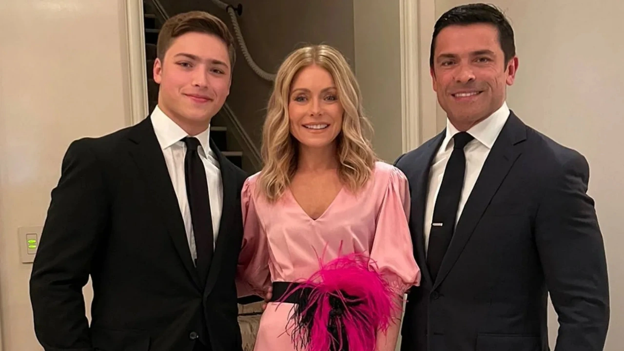 Joaquin Consuelos, Kelly Ripa and Mark Consuelos in May 2022.