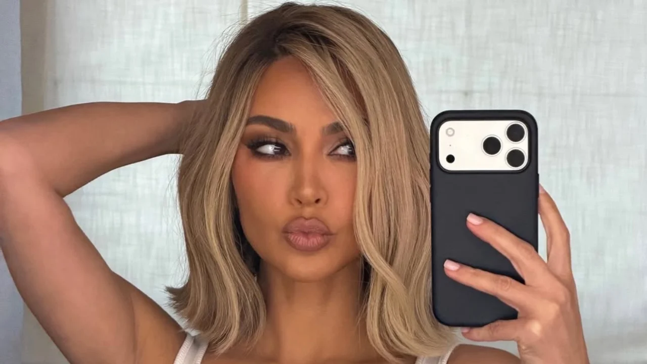 Kim Kardashian selfie Instagram post.